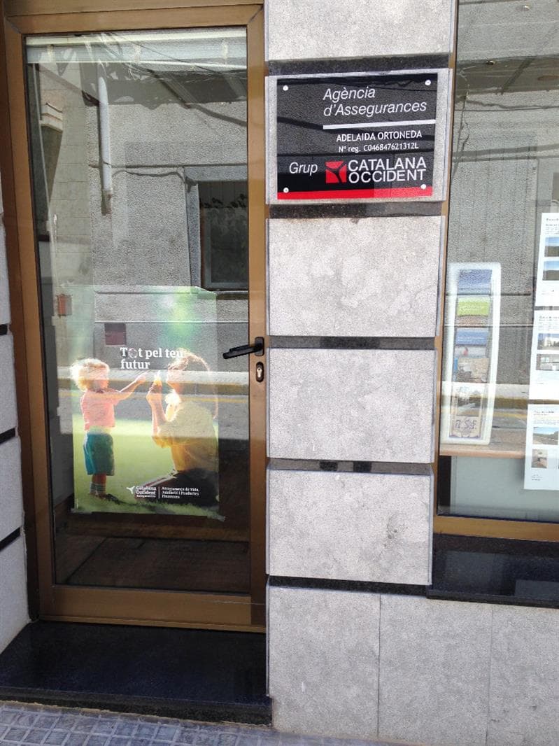 Adelaida Ortoneda Tomàs. Agencia de seguros exclusiva.