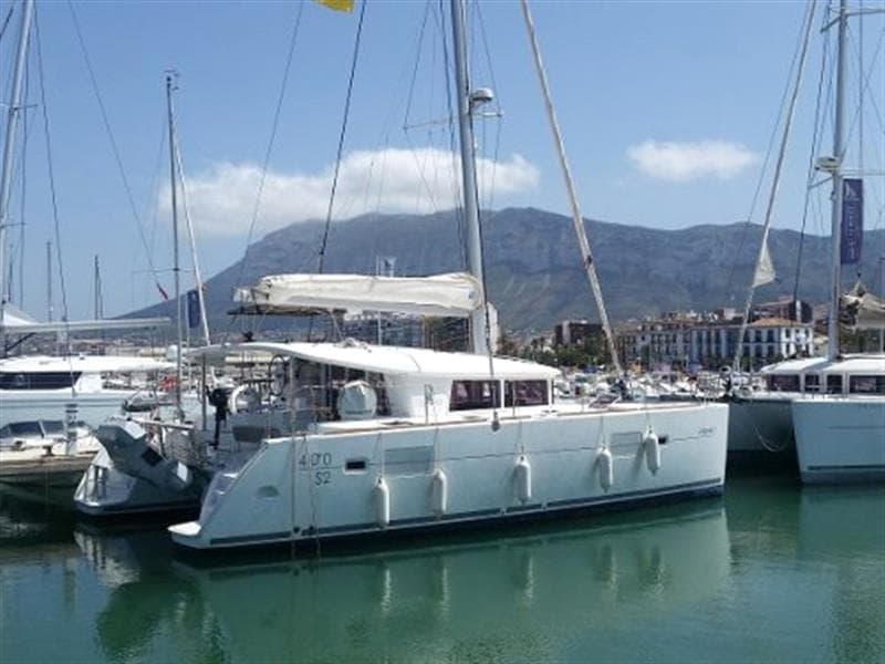 Dia de Xàrter, catamarà a vela, capacitat per a 12 pax - Cataexperience
