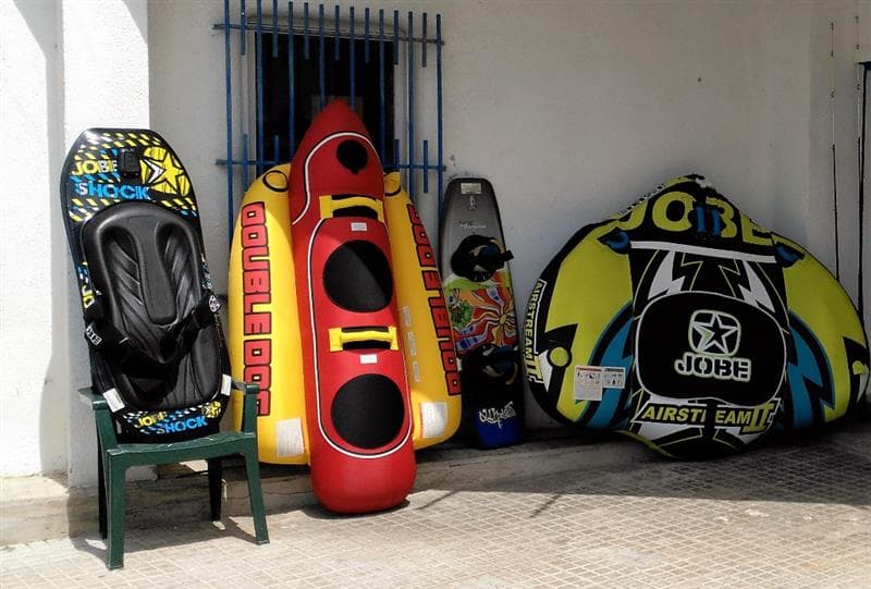 Alquiler accesorios: hinchables, wakeboard, snorkel) - Top Fisher